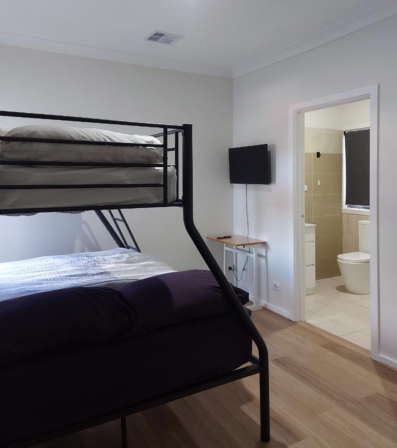 Maruve Guesthouse 12 Min From Melb Airport Melburne Exterior foto
